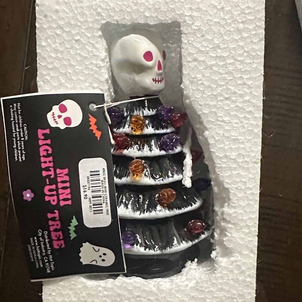 Mini Skull Christmas Tree with Colorful Lights - Picture 2 of 4